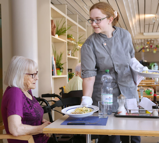 Service in der Cafeteria